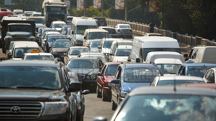 AMBUTEIAJE INFERNALE în Capitală. Când va lua sfârşit coşmarul tuturor şoferilor