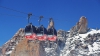 PANICĂ! Aproximativ 110 persoane, blocate în telecabine la 3.800 m altitudine în Alpii francezi