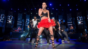 Inna, de nerecunoscut la un concert. Ce ținută a purtat interpreta (FOTO)