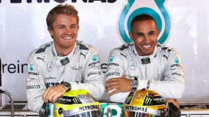 Formula 1: Nico Rosberg şi Lewis Hamilton s-au întâlnit cu fanii din Malaezia