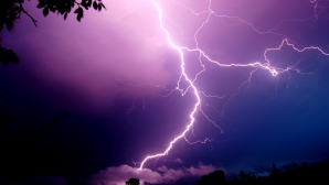 IMPRESIONANT. Ce distanţă a străbătut cel mai lung fulger orizontal din lume