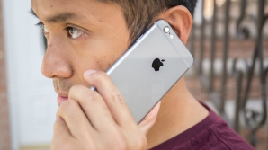 UTIL! Ai semnal prost la iPhone? Un truc simplu îți rezolvă problema