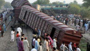 GRAV ACCIDENT FEROVIAR: Cel puțin șase oameni au murit, iar 150 au fost răniți