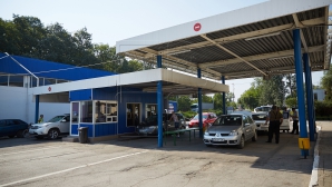 Agitaţie la frontiera de stat: 10 persoane aflate în conflict cu legea au fost reținute 