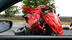 ACCIDENT ÎNGROZITOR! Două persoane au murit după ce un Hummer a intrat într-un camion (FOTO)