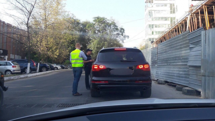 Maşinile de lux nu te scutesc de lege! Aproape 800 de şoferi auto, SANCŢIONAŢI în acest weekend