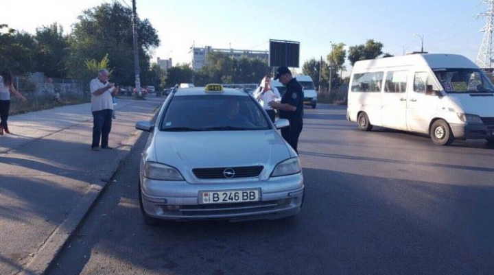 CONTROALE matinale în regiunea Autogării de Nord. Au fost ridicate plăcuțe de înmatriculare (FOTO)