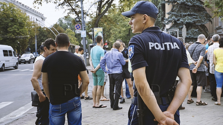 Poliţia are grijă de tine! REGULI DE AUR care te vor face să te simţi în siguranţă (VIDEO)