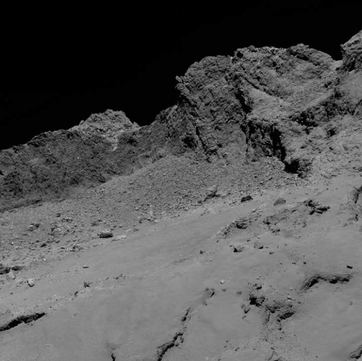 Sonda spaţială Rosetta a reuşit să aterizeze pe o cometă. IMAGINI de pe suprafaţa corpului ceresc