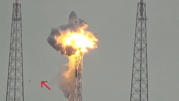 Legătura dintre explozia rachetei Falcon 9 şi EXTRATEREŞTRI. ''Nu este prima dată când ei ne lovesc''