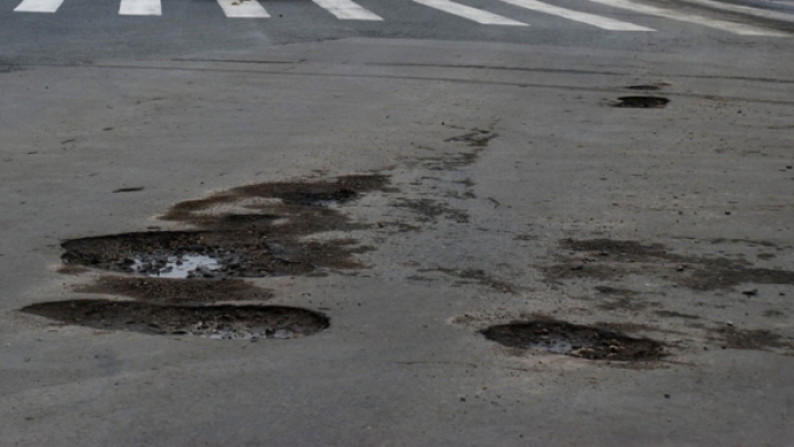 Campanie inedită în Thailanda, împotriva gropilor din asfalt (FOTO)