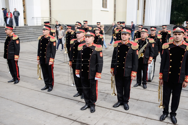 Inaugurare mult aşteptată! Monumentul celor trei martiri a reapărut în centrul Capitalei (FOTOREPORT)