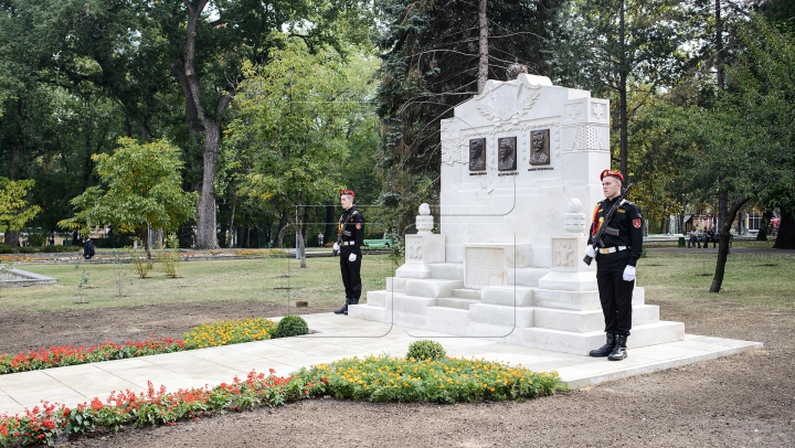 Inaugurare mult aşteptată! Monumentul celor trei martiri a reapărut în centrul Capitalei (FOTOREPORT)