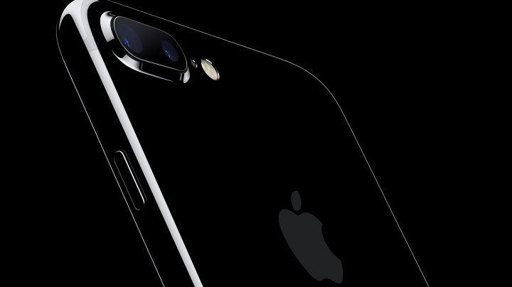 ULUITOR! Stocurile iPhone 7 şi iPhone 7 Plus au fost EPUIZATE