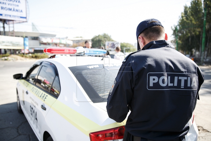 COPII ÎN UNIFORME DE POLIŢIŞTI! Ce le spuneau şoferilor pe care îi opreau în Capitală (FOTOREPORT)