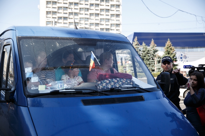 COPII ÎN UNIFORME DE POLIŢIŞTI! Ce le spuneau şoferilor pe care îi opreau în Capitală (FOTOREPORT)