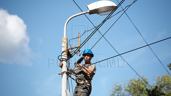 Vor rămâne fără lumină. Localităţile şi adresele unde vor avea loc deconectări