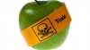 Metoda simplă prin care îndepărtezi pesticidele de pe coaja fructelor şi legumelor (VIDEO)