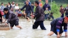 PUBLIKA WORLD: Locuitorii unei regiuni din China prind peşti de peste doi metri şi 50 de kg (VIDEO)