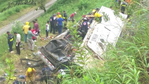 Costa Rica: Accident de GROAZĂ cu 12 MORŢI. Un autocar cu pasageri a căzut într-o PRĂPASTIE (VIDEO)