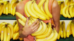 O femeie a consumat zilnic câte 50 de banane. Cum s-a transformat corpul ei după câteva luni (FOTO)