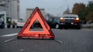 Accidente în lanţ în Capitală! Cinci maşini s-au ciocnit pe strada Mihai Viteazul