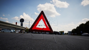 HAOS ŞI NERVI în Capitală! Zeci de troleibuze, blocate în trafic din cauza unui ACCIDENT RUTIER