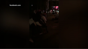 BĂTAIE în Capitală! Mai multe fete şi-au împărţit PUMNI ŞI PICIOARE în plină stradă (VIDEO)
