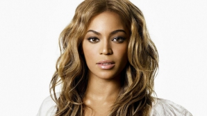 Imagini ŞOCANTE! Beyoncé a cântat cu o rană deschisă la cap (VIDEO)