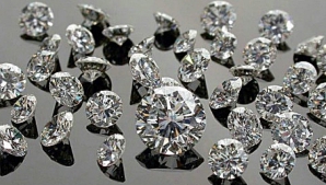 Târgul de bijuterii și-a deschis larg ușile la Istanbul: Aur cât vezi cu ochii, platină și diamante