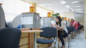 Moldovenii care nu dispun de acte valabile pot ridica buletine de identitate provizorii pentru a vota