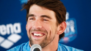 Legendarul înotător Michael Phelps s-a reprofilat şi a devenit pentru o zi atlet