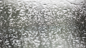 Ploile AU FĂCUT PRĂPĂD în România. Sute de oameni au fost evacuaţi (VIDEO)