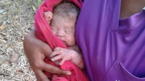 A supraveţuit după ce a fost înjunghiat şi îngropat de viu! Povestea unui bebeluş din Thailanda (FOTO)