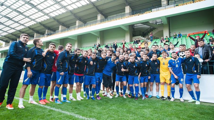 Premieră pentru suporterii naţionalei. Tricolorii au organizat un antrenament deschis pentru fani (FOTO)