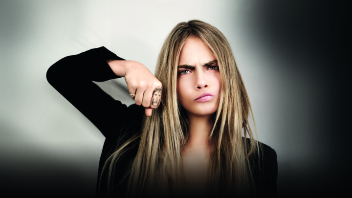 DEZASTRUOS! Cum a fost surprinsă pe stradă fotomodelul Cara Delevingne (FOTO)