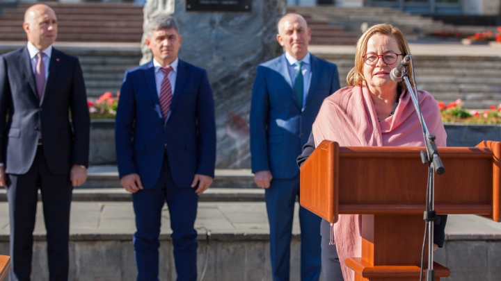 Ceremonia de primire a noilor autospeciale de intervenţie pentru salvatori. IMAGINI FILMATE CU DRONA