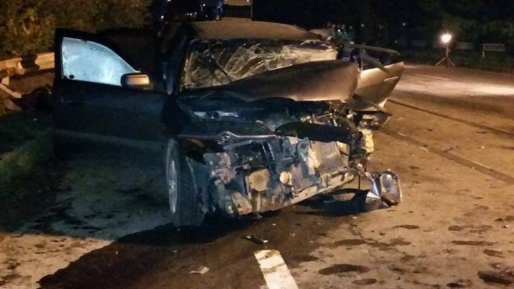 GRAV ACCIDENT la Cernăuţi. Doi moldoveni şi-au pierdut viaţa după ce au fost loviţi din plin (FOTO)