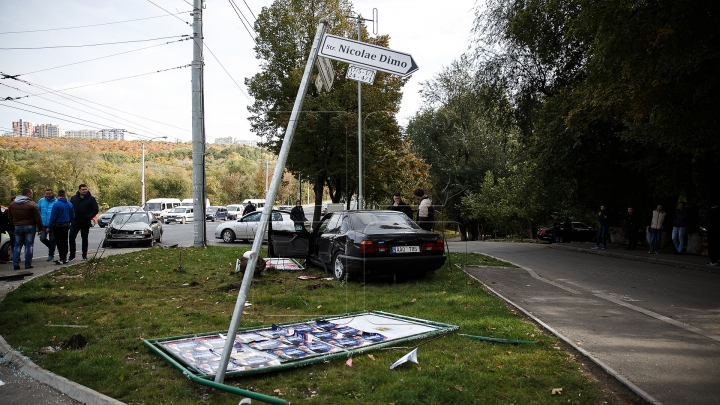 GRAV ACCIDENT în Capitală. Două maşini, făcute ZOB (IMAGINI DE LA FAŢA LOCULUI)