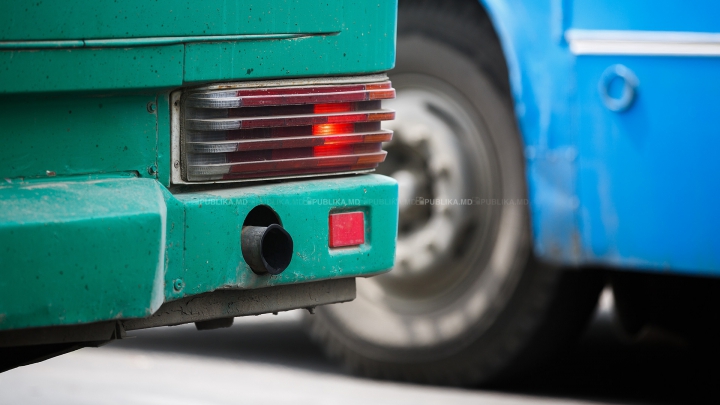 DEMN DE LAUDĂ! Cum a ajutat un şofer de autobuz o fată care întârzia la școală