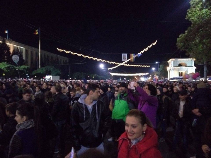 Chef de zile mari în centrul Capitalei! Mii de oameni au marcat cei 580 de ani ai Chișinăului