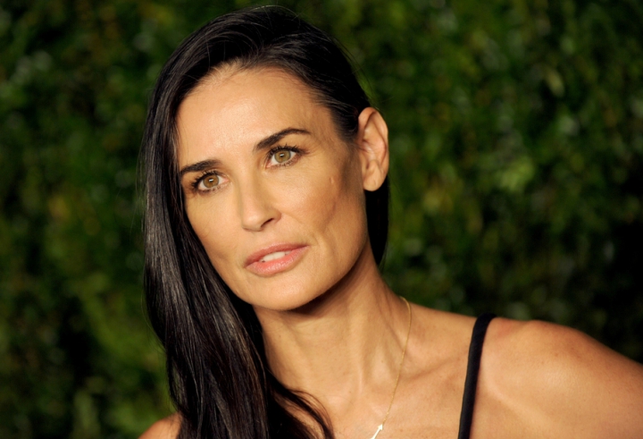 Demi Moore, de nerecunoscut! ȘI-A DISTRUS FAȚA cu operaţii estetice. CUM ARATĂ celebra actriță (FOTO)