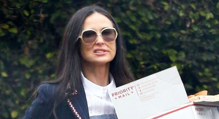 Demi Moore, de nerecunoscut! ȘI-A DISTRUS FAȚA cu operaţii estetice. CUM ARATĂ celebra actriță (FOTO)