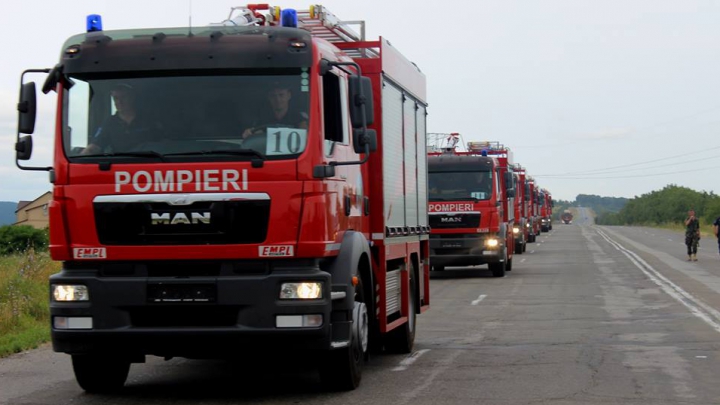 Ceremonia de primire a noilor autospeciale de intervenţie pentru salvatori. IMAGINI FILMATE CU DRONA