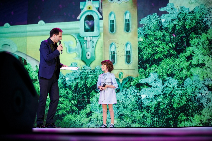 Seara surprizelor "Edelweiss"! O familie din Hânceşti a primit în dar o casă (FOTOREPORT)