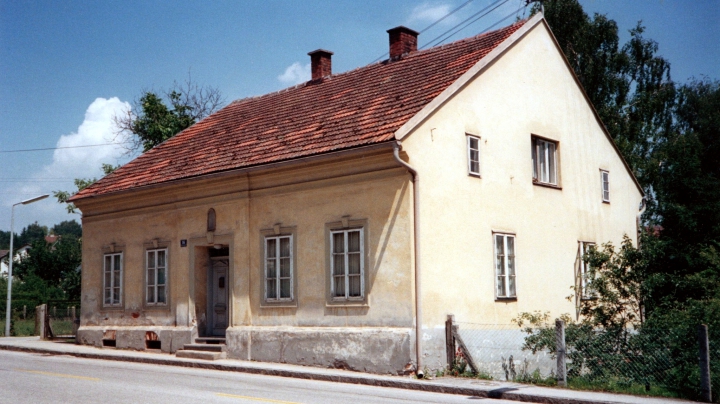Autorităţile austriece vor dărâma casa natală a lui Hitler. Ce va fi construit în locul acesteia