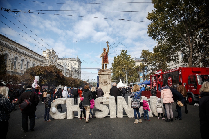 PETRECERE MARE, în inima Capitalei! Cum sărbătoresc chişinăuienii Hramul Oraşului (FOTOREPORT)