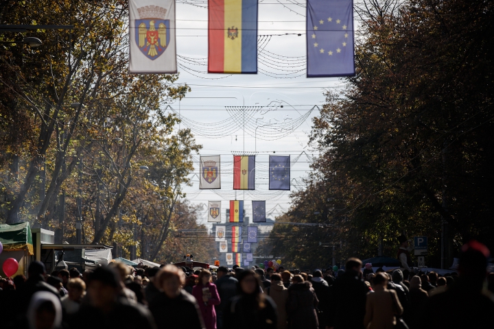 PETRECERE MARE, în inima Capitalei! Cum sărbătoresc chişinăuienii Hramul Oraşului (FOTOREPORT)