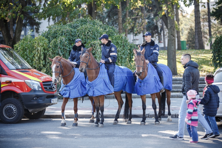 PETRECERE MARE, în inima Capitalei! Cum sărbătoresc chişinăuienii Hramul Oraşului (FOTOREPORT)