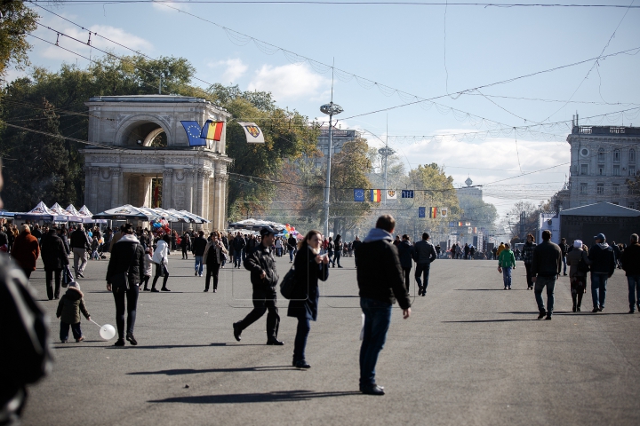 PETRECERE MARE, în inima Capitalei! Cum sărbătoresc chişinăuienii Hramul Oraşului (FOTOREPORT)